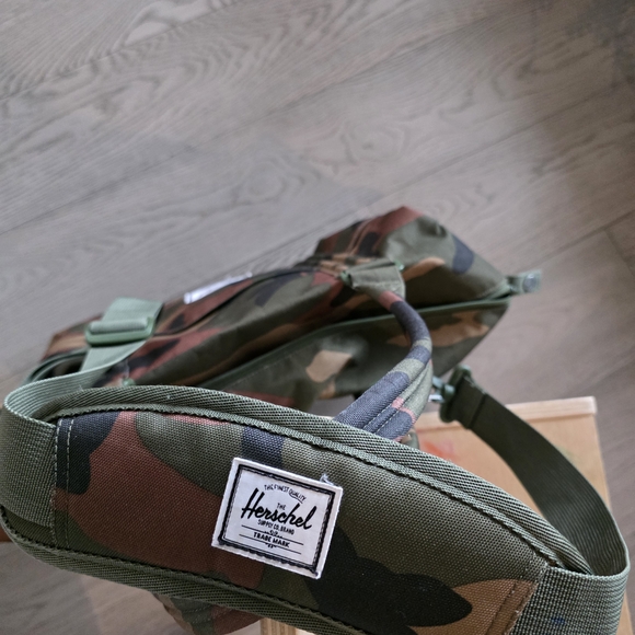 Herschel Supply Company Camouflage - Picture 2 of 7